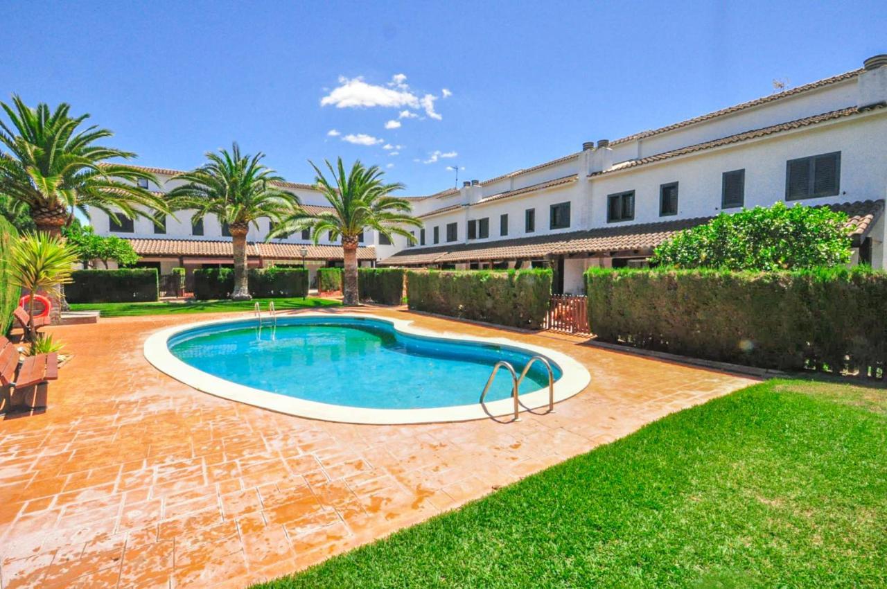 Calderon De La Barca - Only Families Villa กัมบริลส์ ภายนอก รูปภาพ