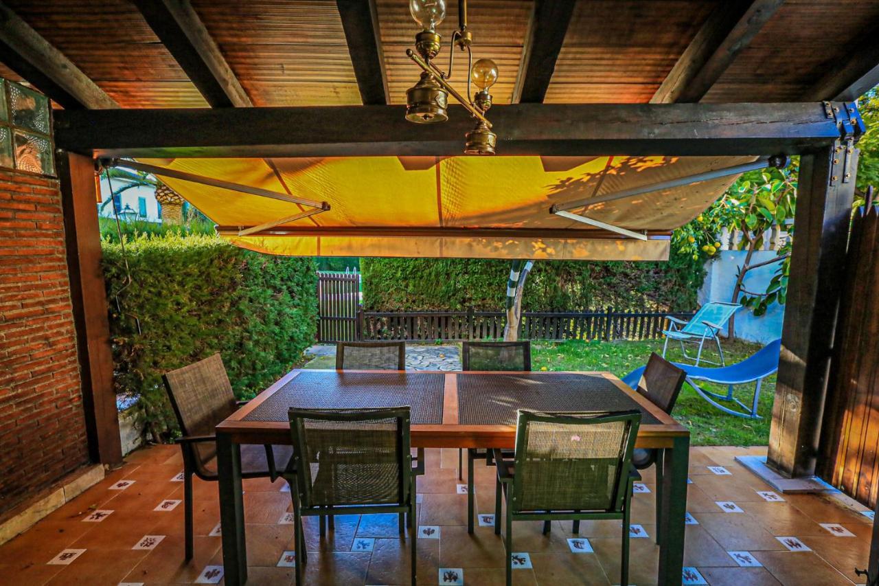 Calderon De La Barca - Only Families Villa กัมบริลส์ ภายนอก รูปภาพ
