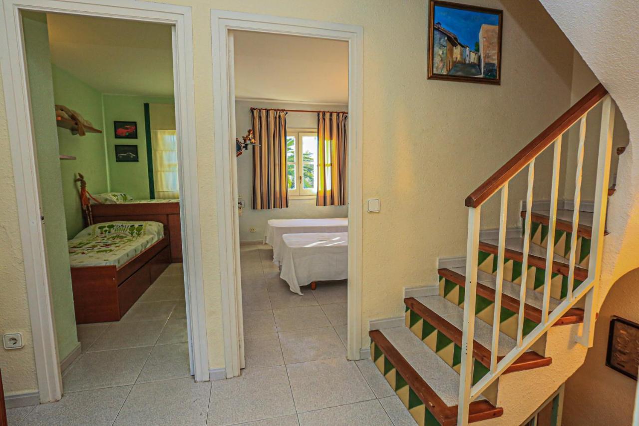 Calderon De La Barca - Only Families Villa กัมบริลส์ ภายนอก รูปภาพ