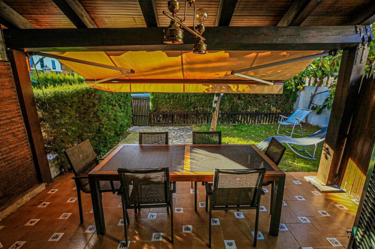 Calderon De La Barca - Only Families Villa กัมบริลส์ ภายนอก รูปภาพ