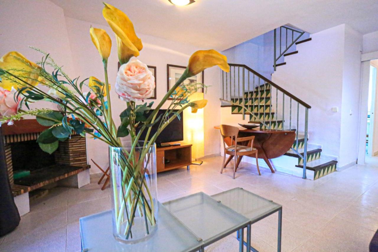 Calderon De La Barca - Only Families Villa กัมบริลส์ ภายนอก รูปภาพ